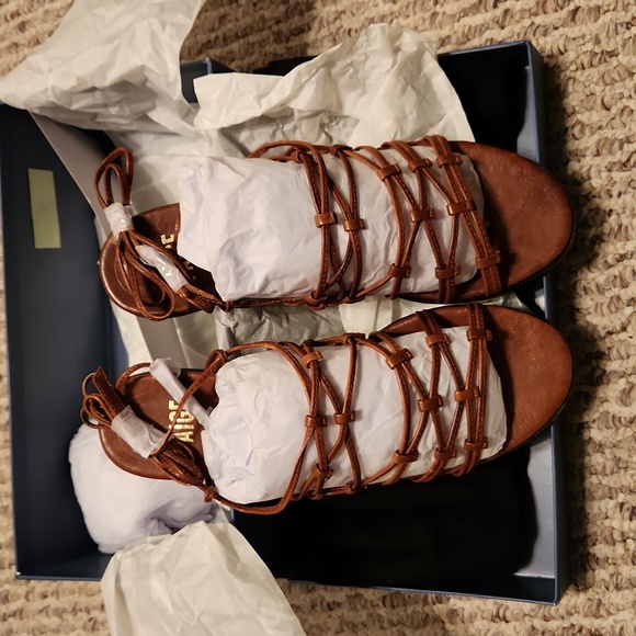 NWT Paige Sandals - Picture 3 of 7